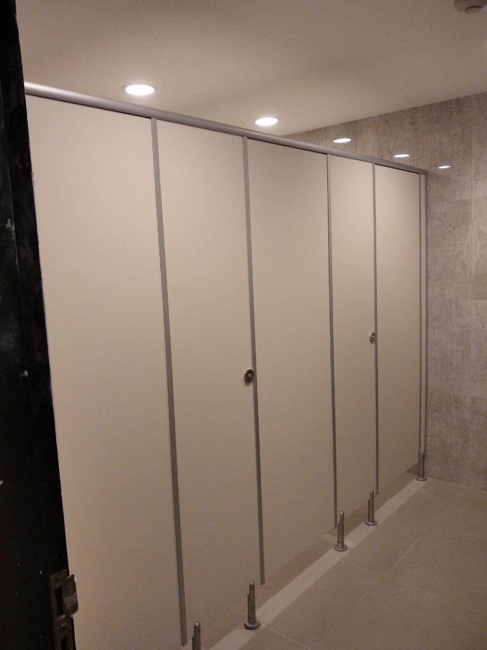 foto project toilet cubicle frantinco 2